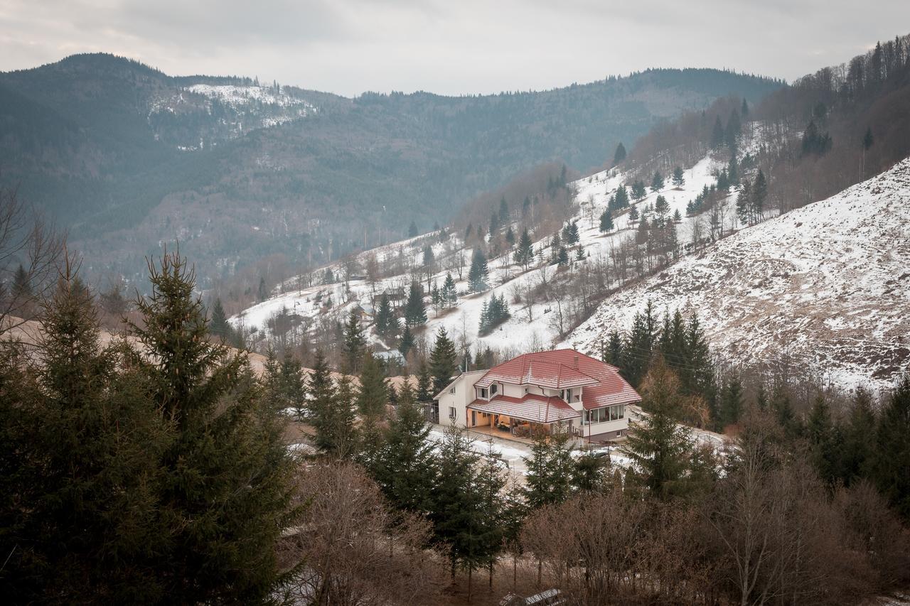 Pensiunea Aurora Izvorul Muntelui Bicaz Exterior foto